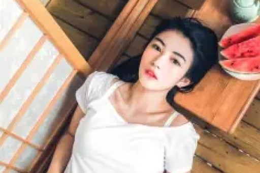 一款明星扮演游戏在小红书的走红