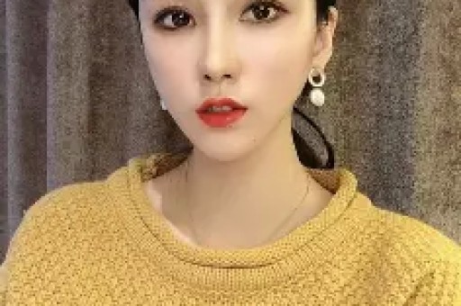 明星八卦看点啥：香港知名演员全素颜出镜60岁还没结婚前男友因肺癌病逝_曾伟权_时候_外界：曝谢贤辞灵礼仅3人出席王菲、孙辈都没现身谢霆锋已准备复工_谢婷婷_葬礼_张柏芝：考古李小璐自嘲是恋爱脑！无戏可